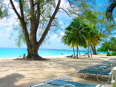 Here is the Seven Mile Beach, considered to be one of the best beaches in the world.