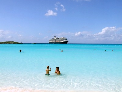 A beautiful scene from the Half Moon Cay beach.