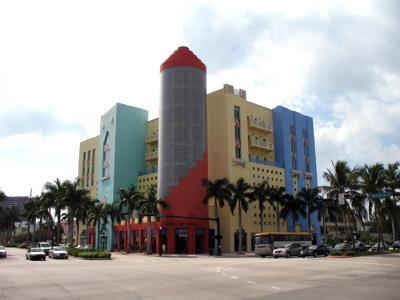 An interesting building in Art Deco district of the city.